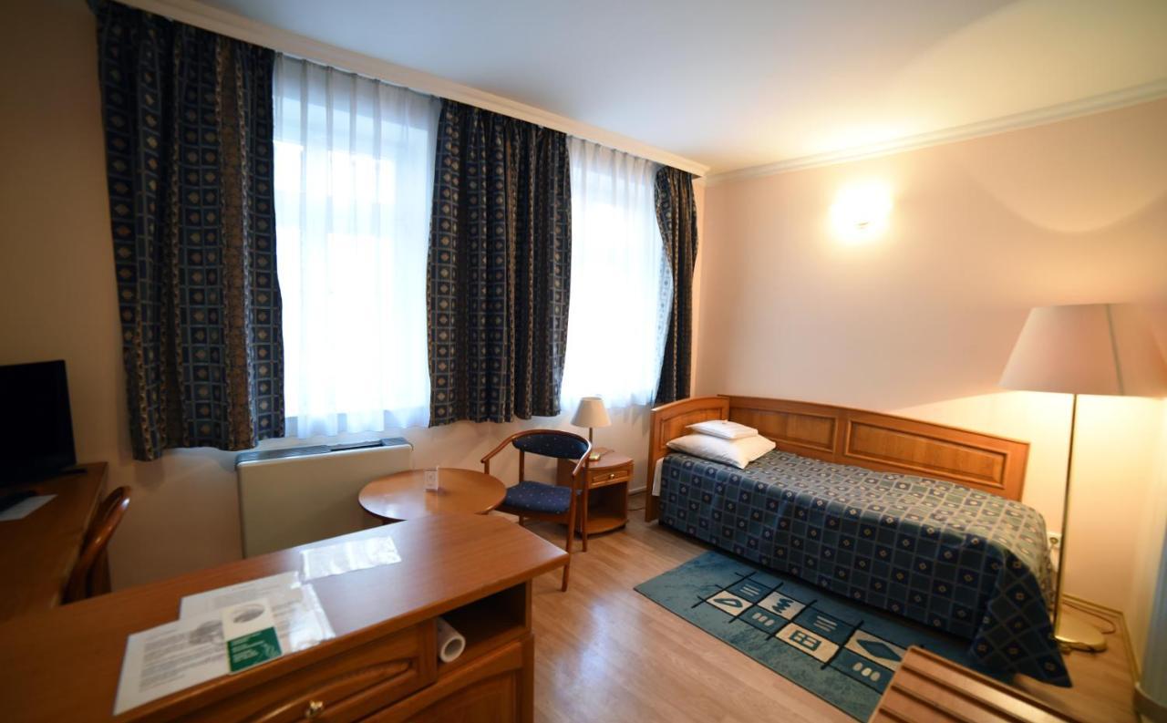 מישקולץ Hotel Pannonia מראה חיצוני תמונה