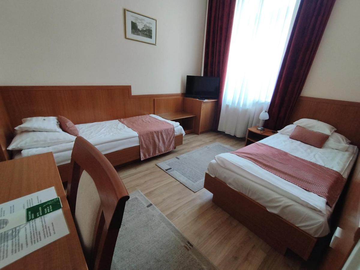 מישקולץ Hotel Pannonia מראה חיצוני תמונה