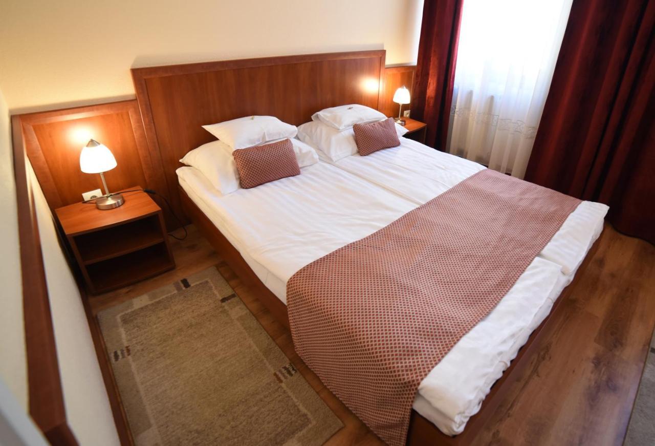 מישקולץ Hotel Pannonia מראה חיצוני תמונה
