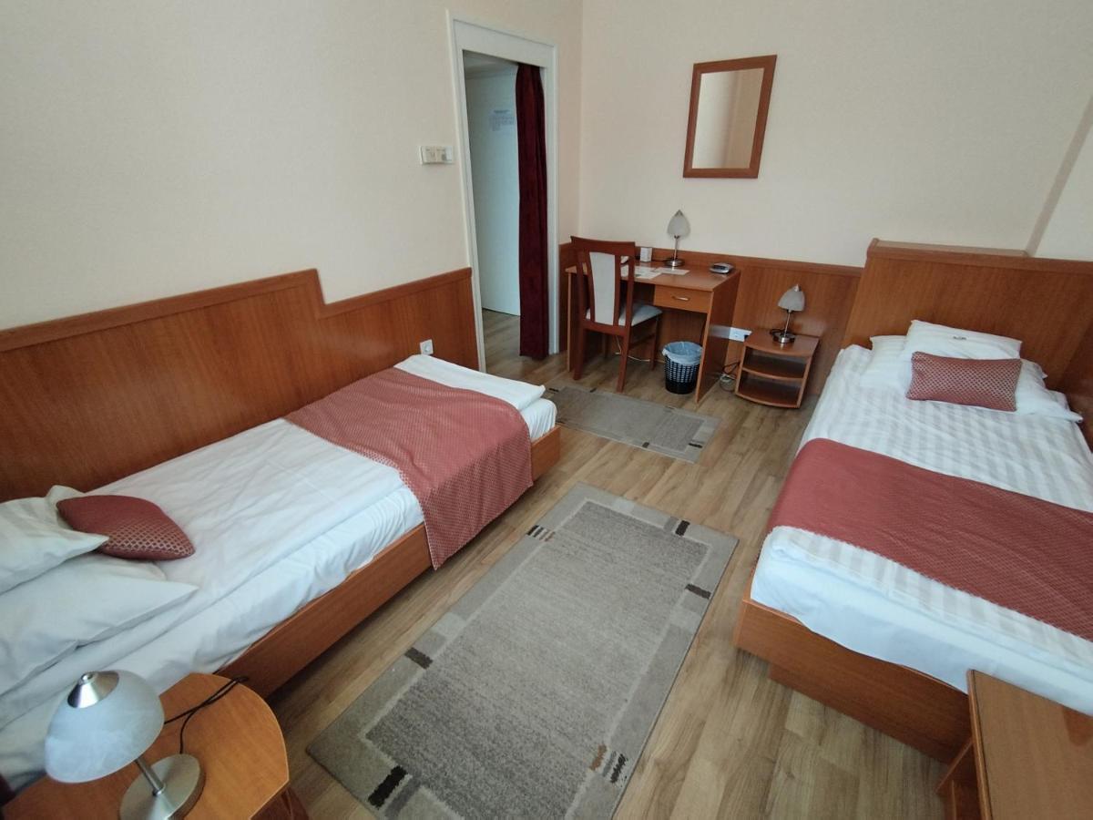 מישקולץ Hotel Pannonia מראה חיצוני תמונה