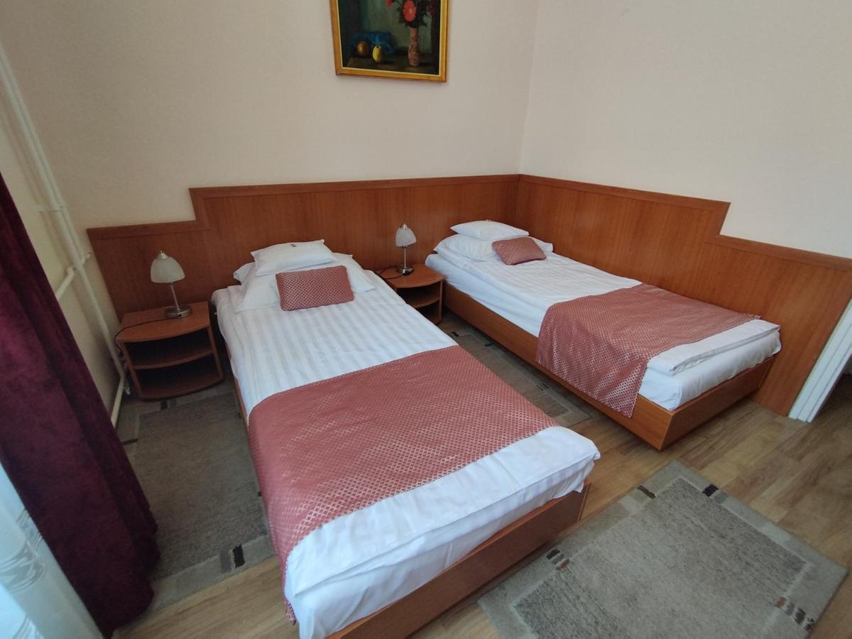 מישקולץ Hotel Pannonia מראה חיצוני תמונה