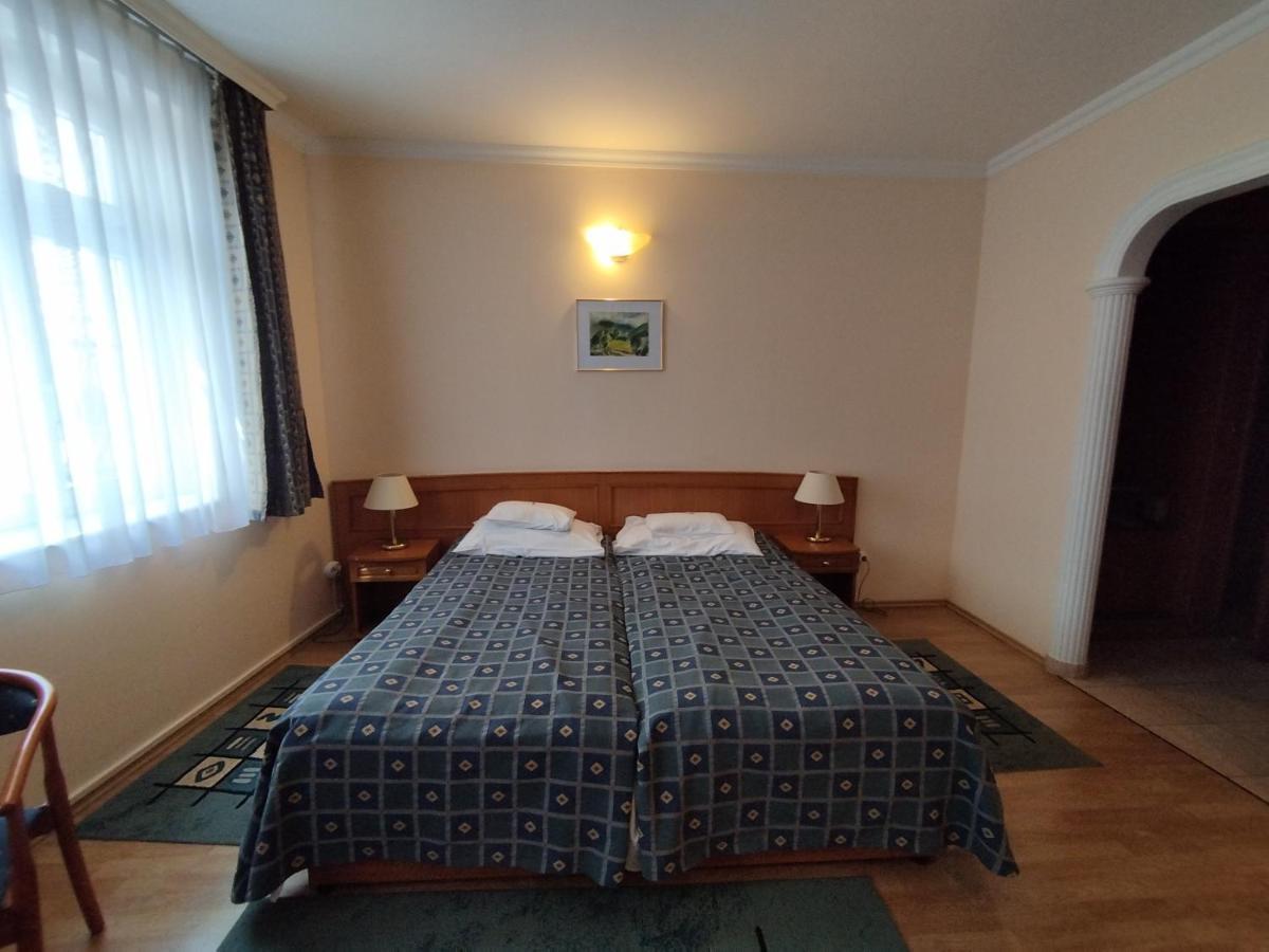 מישקולץ Hotel Pannonia מראה חיצוני תמונה